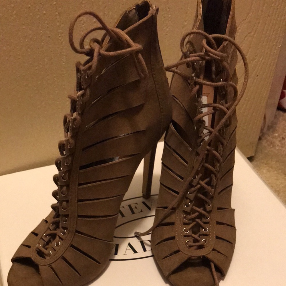 Steve Madden Cyder - Picture 2 of 4